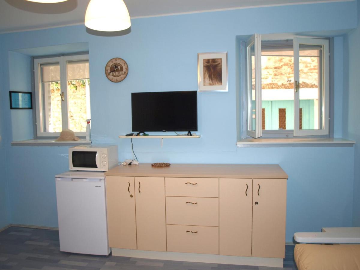 Apartment Sky 48 Ровин Екстериор снимка
