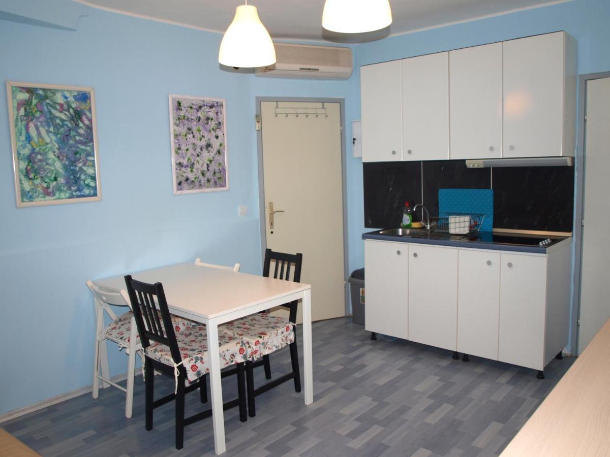 Apartment Sky 48 Ровин Екстериор снимка