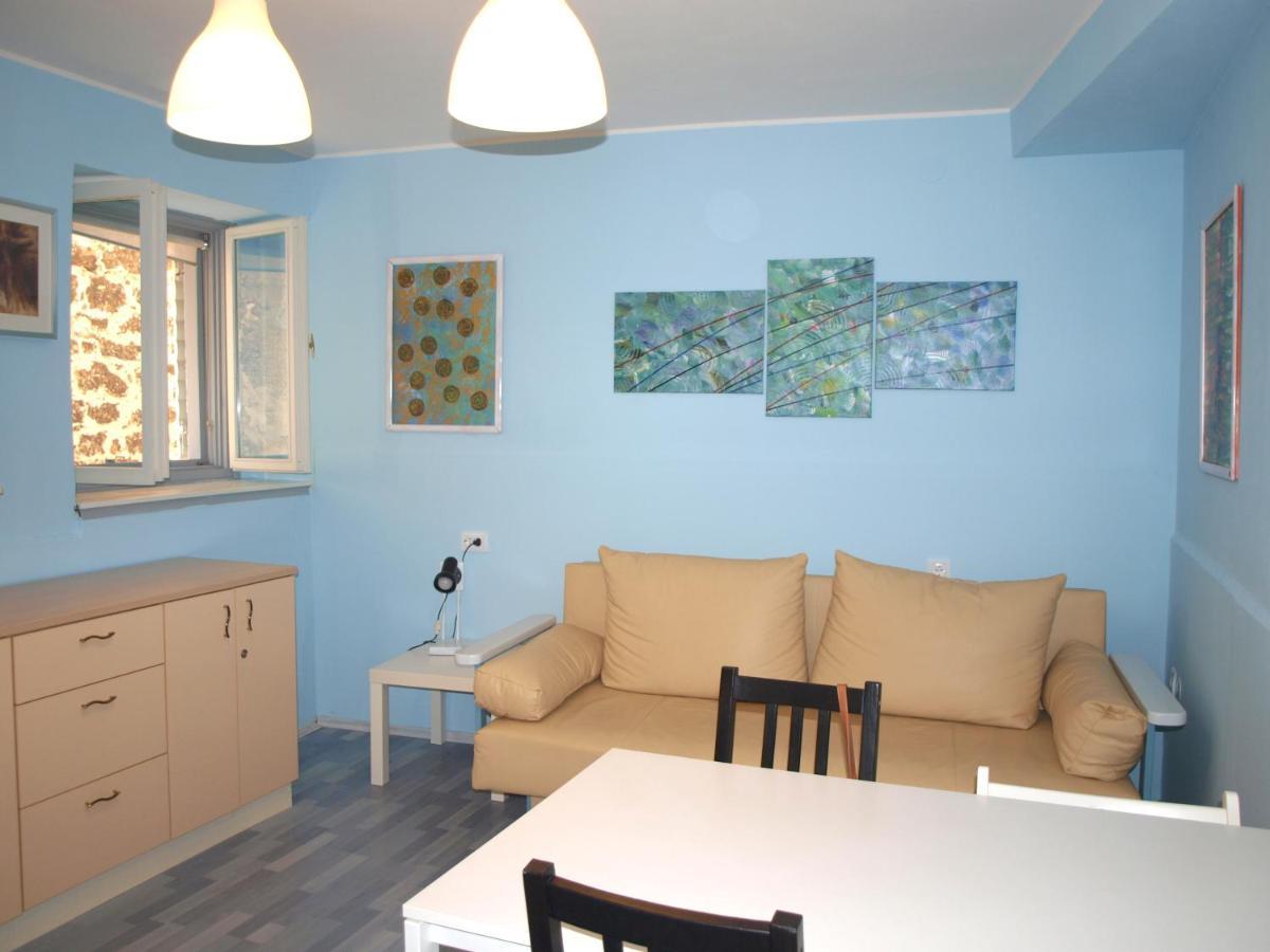Apartment Sky 48 Ровин Екстериор снимка
